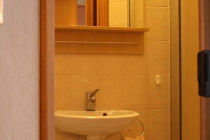 Room 30 of 52