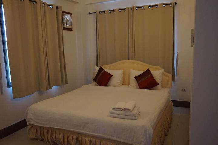 Room 6 of 20