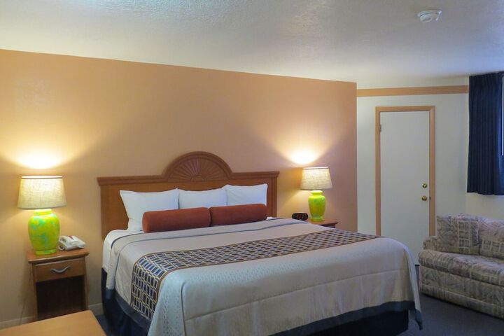 Room 13 of 87