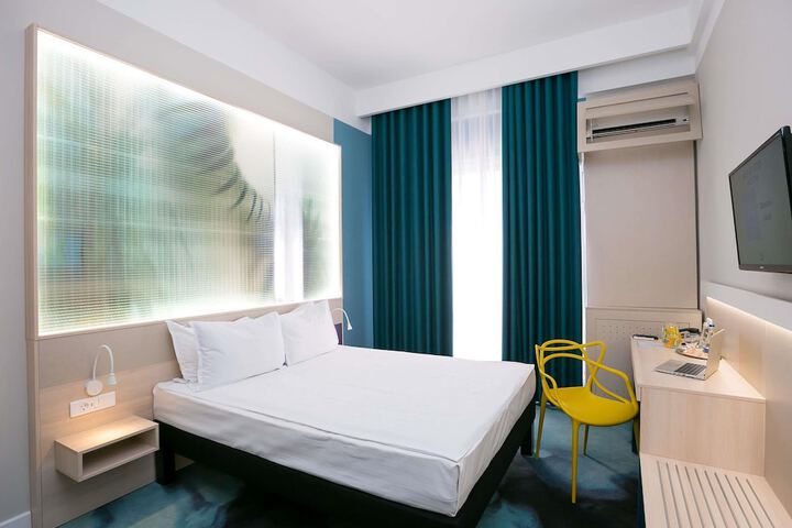 Room 19 of 151