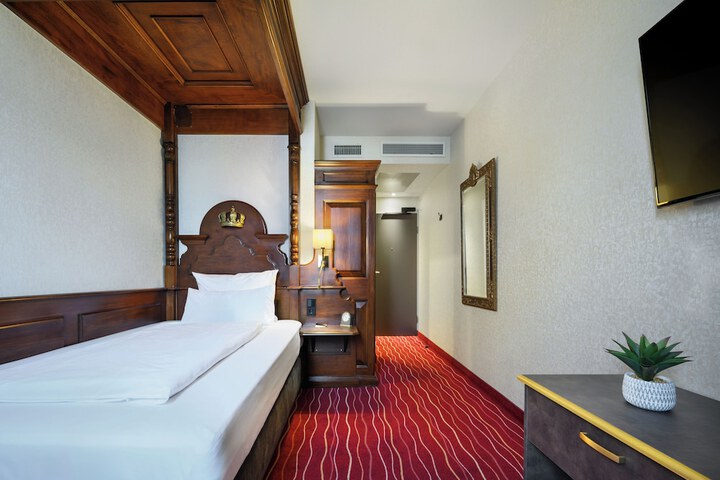 Room 54 of 111