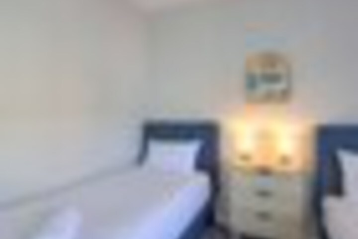 Room 5 of 36