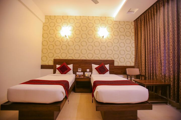 Room 5 of 17