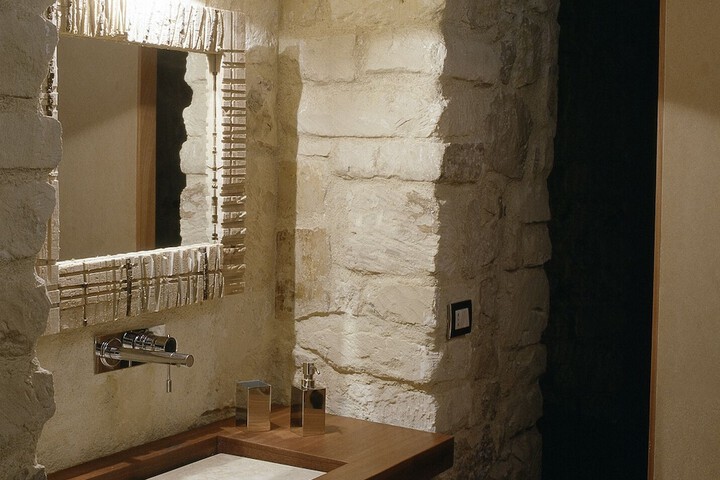 Room 44 of 63