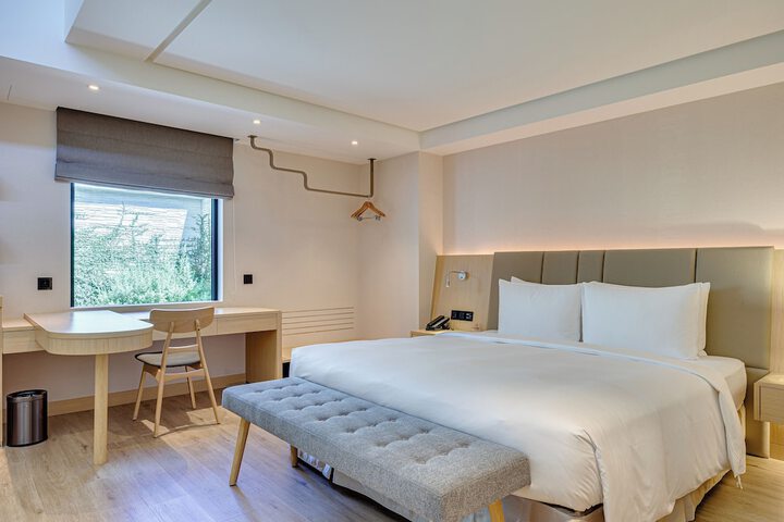 Room 36 of 85