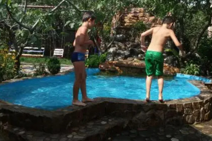 Pool 8 of 10