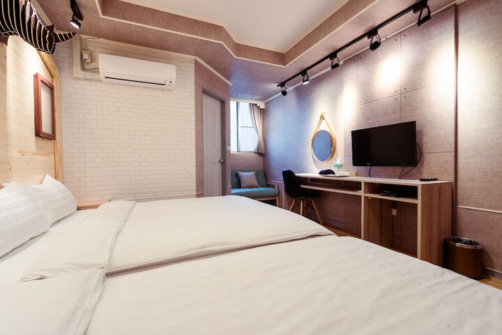 Room 16 of 232