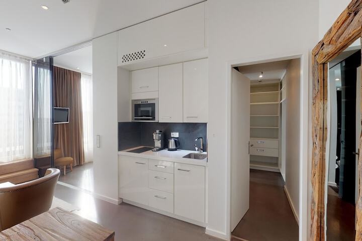 Private kitchenette