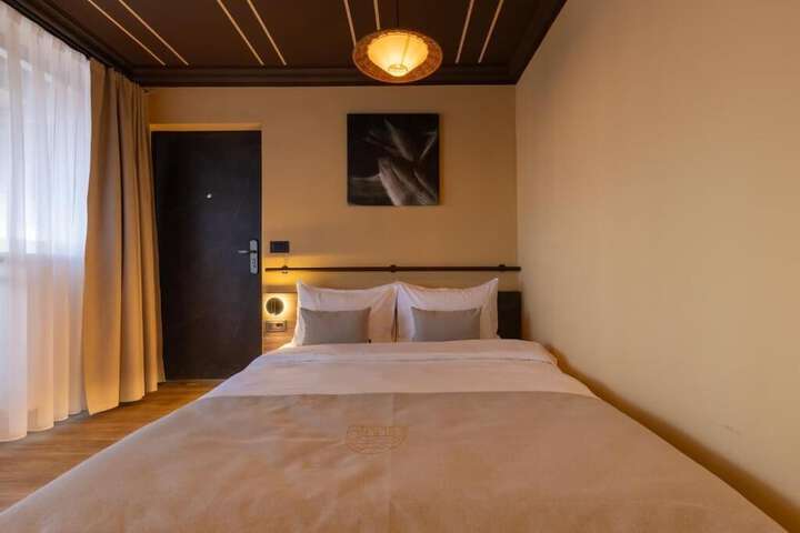 Room 30 of 79