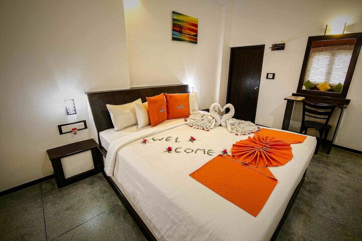 Room 5 of 38