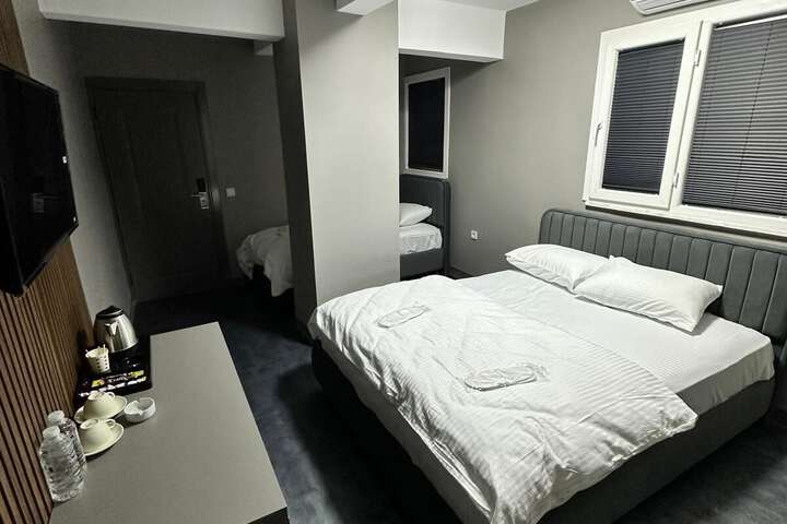 Room 17 of 30