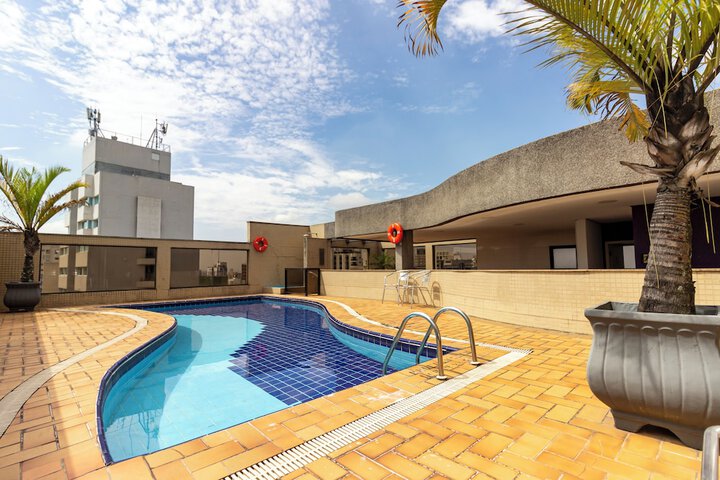 Pool Hotel
