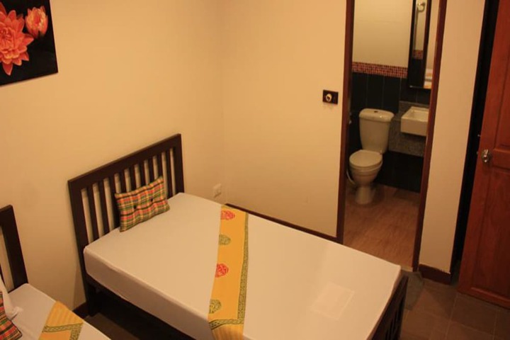 Room 15 of 32