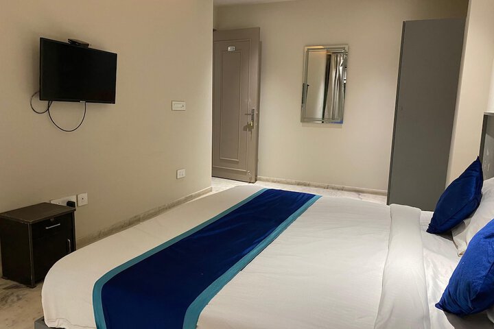 Room 3 of 7