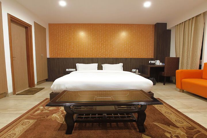 Room 9 of 19