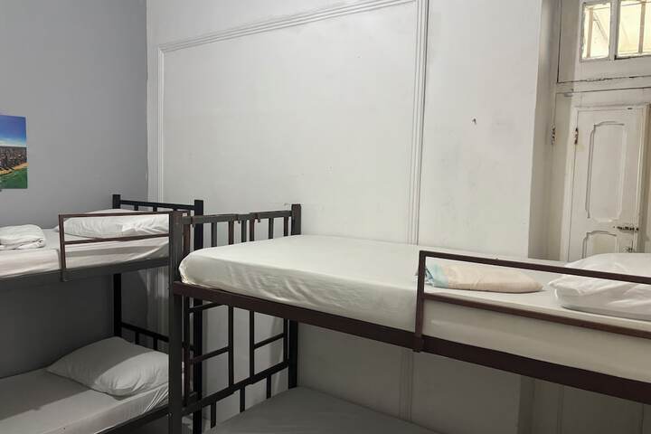 Room 11 of 22