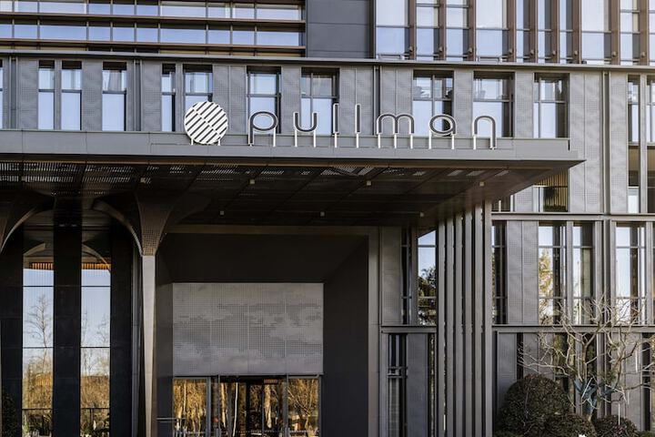 Hotel 98 of 106