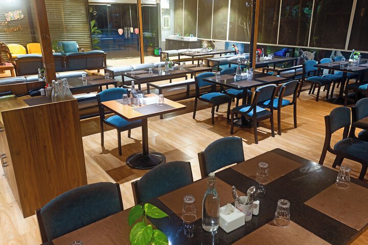Dining 70 of 94