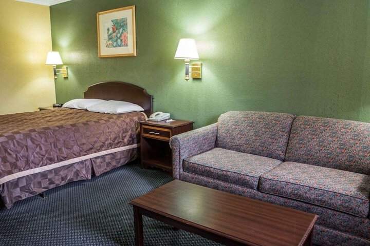 1 King Bed (18 of 18)