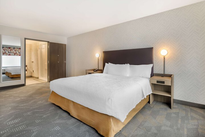 Room 6 of 37