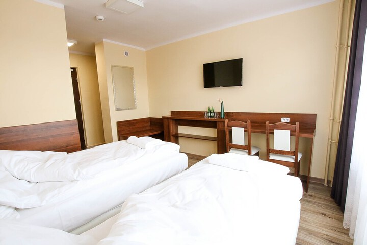Room 9 of 19