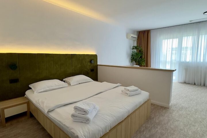Room 20 of 49