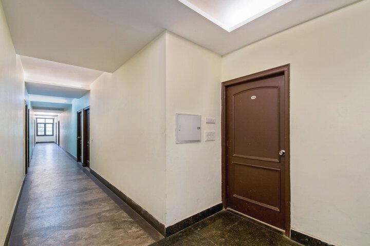OYO 10753 HOTEL TRIUND REGENCY