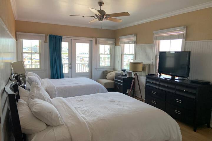 Room 18 of 48