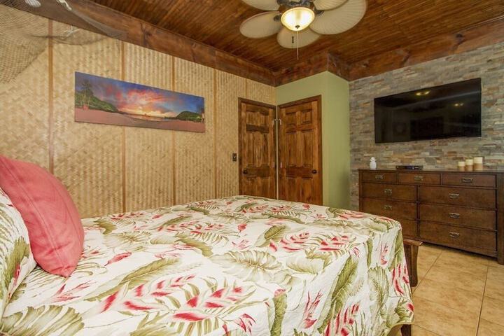 Room 6 of 34