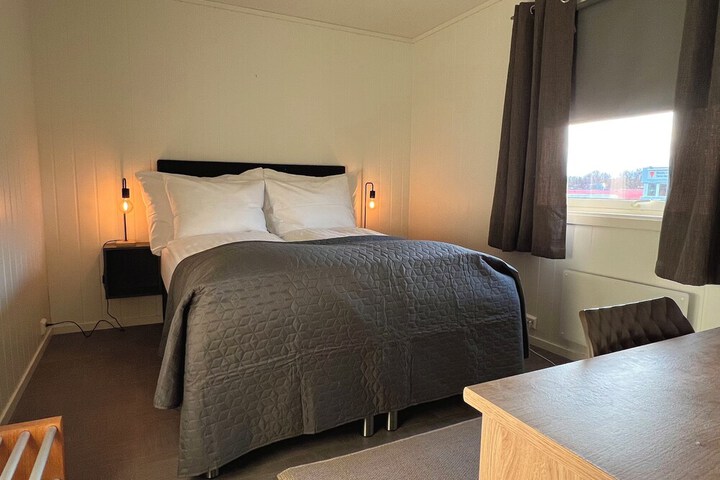 Room 9 of 24
