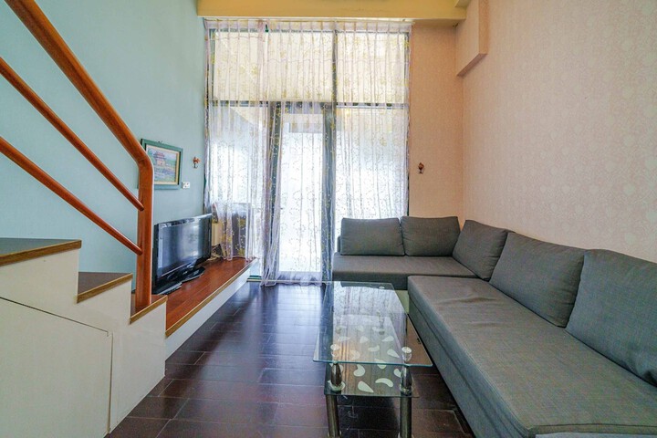 Room 3 of 9