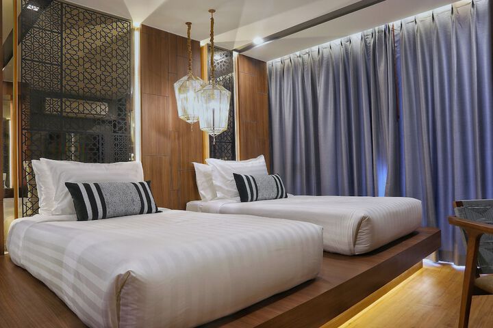 Room 5 of 72