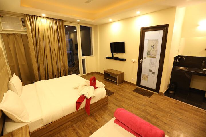 Room 2 of 23