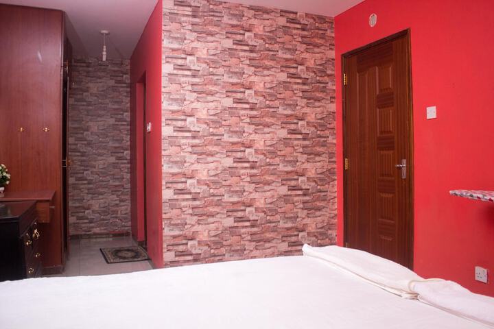 Room 32 of 90