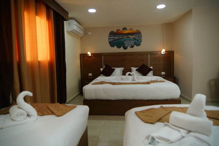 Room 2 of 37