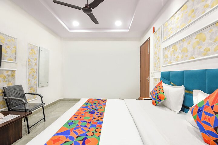 Room 25 of 32