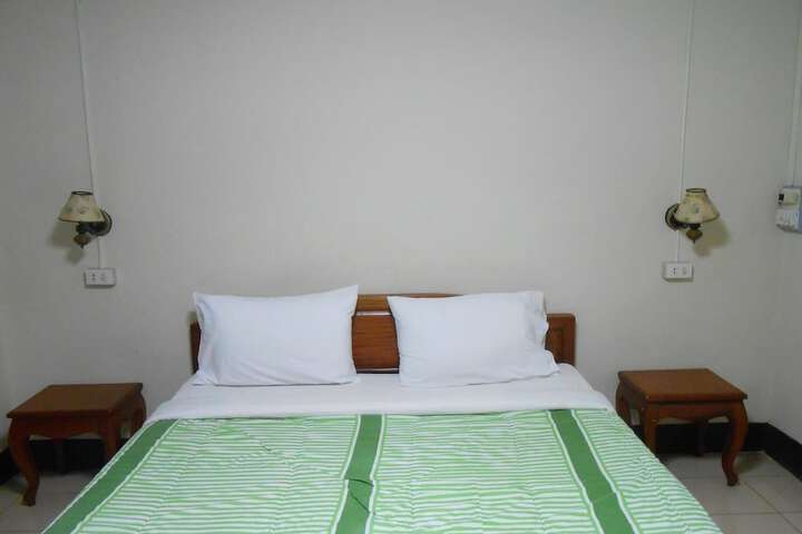 Room 8 of 25