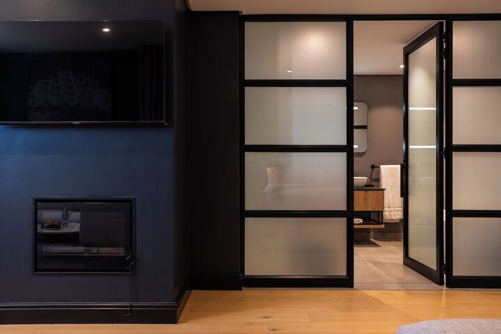 Room 4 of 48