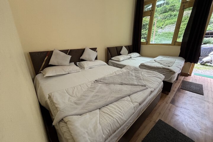 Room 4 of 42