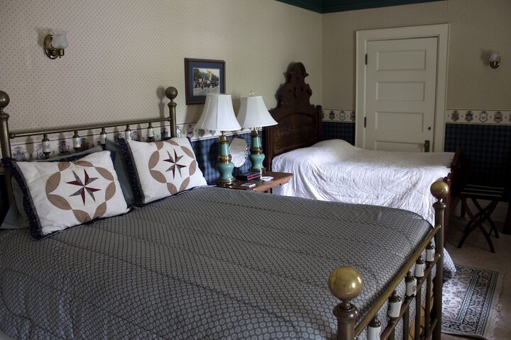 Room 33 of 80