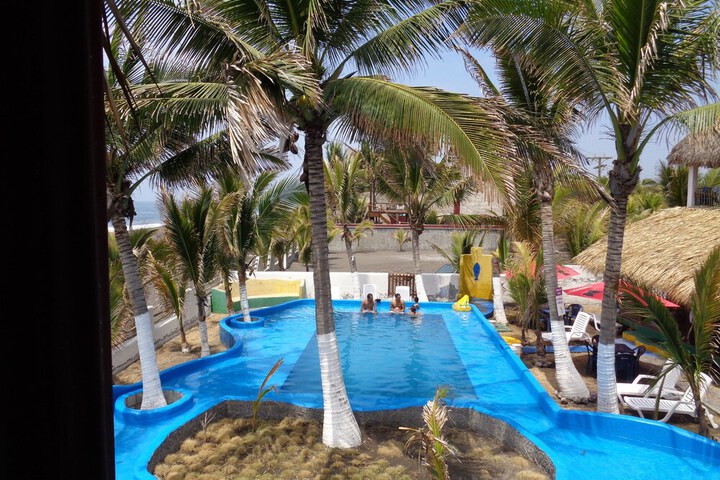 Pool 125 of 228