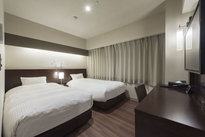 Room 4 of 45