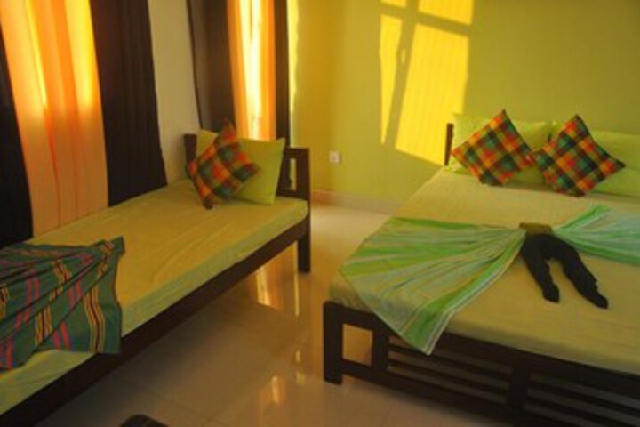 Room 8 of 18