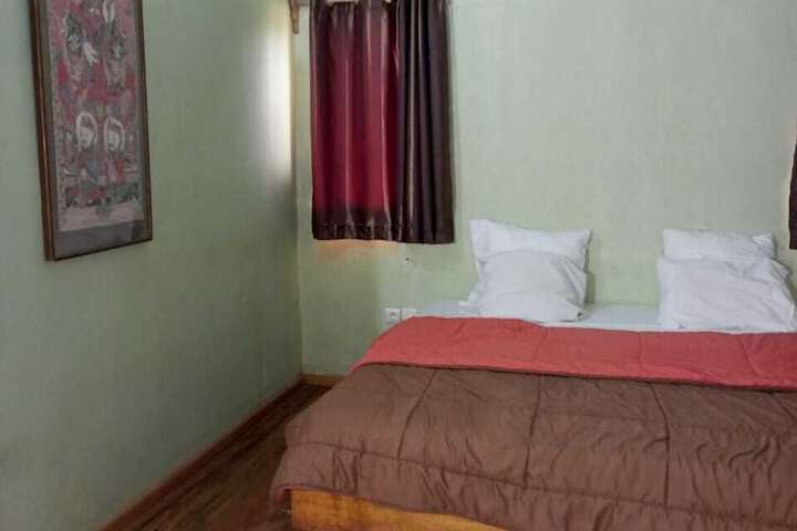 Room 4 of 6