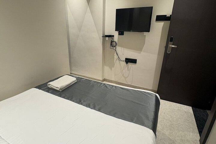Room 14 of 65