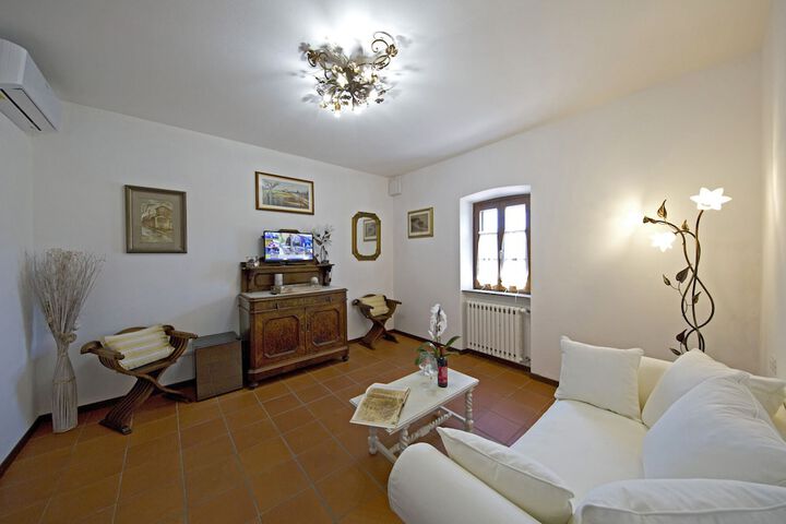 Room 2 of 5