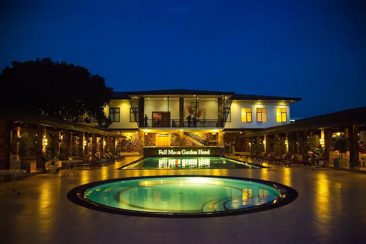Pools & Facilities
