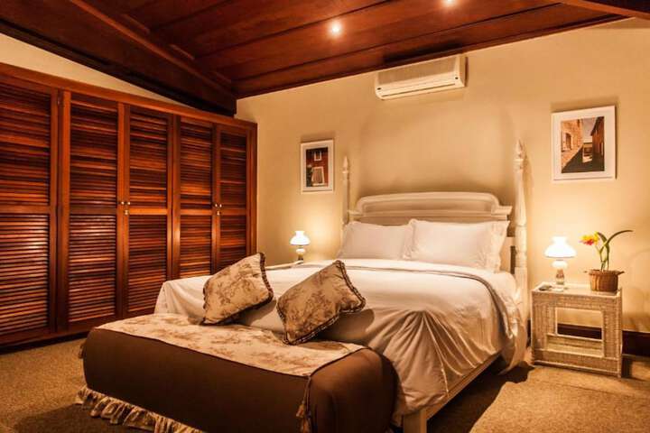 Room 10 of 65