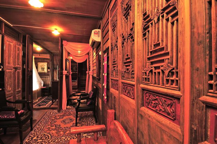 Room 34 of 100