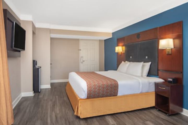 Room 13 of 42